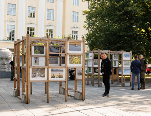 Tallinna Tammsaare pargi fotonäitus „Vereta jaht“ jääb avatuks 16. oktoobrini